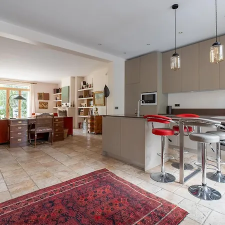 Veeve - Hint Of The Exotic * Boulogne-Billancourt