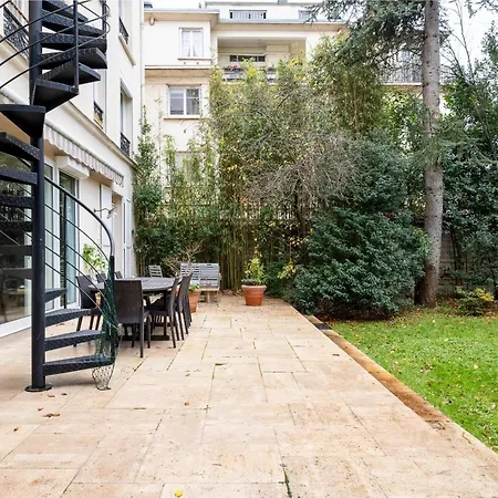 Veeve - Hint Of The Exotic * Boulogne-Billancourt
